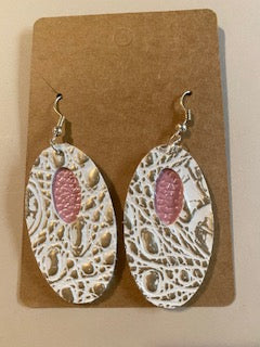 Alligator earrings-Gold with pink inlay